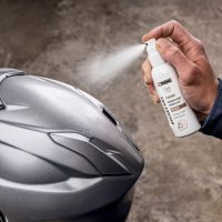 IPONE HELMET OUT sprej za čišćenje spoljašnjosti kacige – 100ml - Слика 2