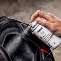 IPONE HELMET IN sprej za čišćenje unutrašnjosti kacige – 150ml - Слика 2